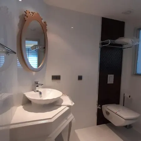 Lovely Apartment With Jacuzzi And Fantastic Sea View Near Beach In Antalya Toslak